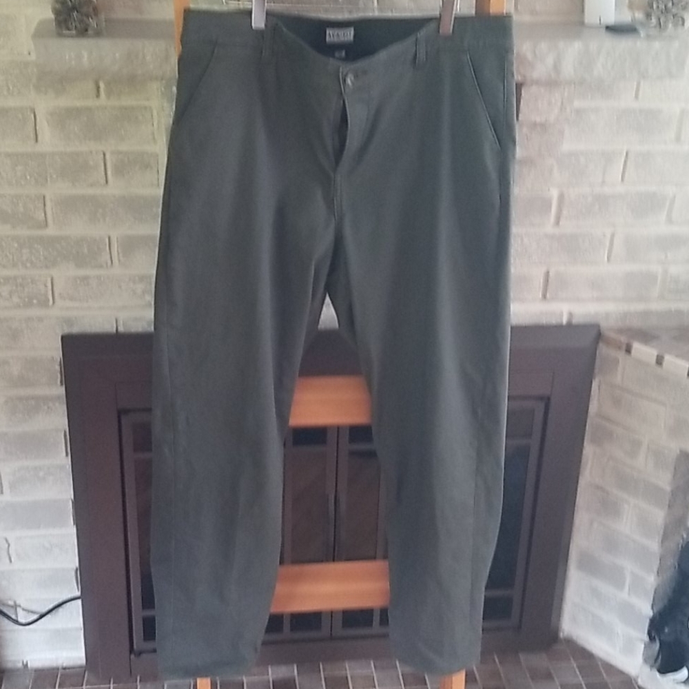 Olive capri pant